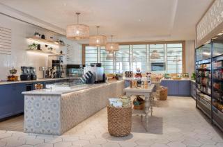 The Singer Oceanfront Resort, Curio Collection by Hilton - Riviera Beach - 2