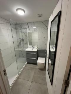 Brand new luxuries apartment near the city center - Birmingham - 3