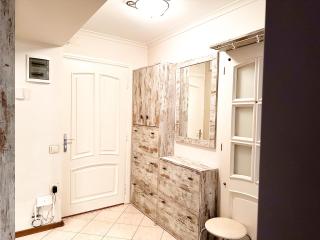 Best Location 2 Bedrooms - Chişinău - 6