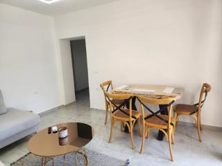 Stylish 2BR Retreat Near the Beach - Sarandë - 8