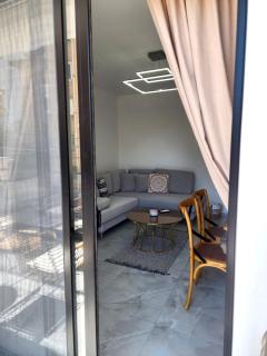 Stylish 2BR Retreat Near the Beach - Sarandë - 9