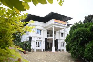 White Palace Ahirappilly - Athirappilly - 7