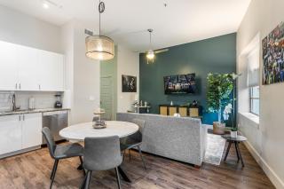 Tasteful Condo Walking Distance to French Quarter - New Orleans - 4