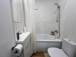 LazyNest - Charming Apartment near Cismigiu Park - 6