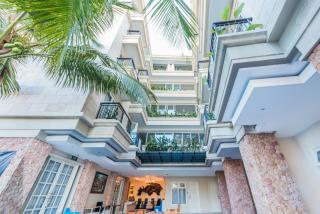 Alron Hotel Kuta - Kuta - 2