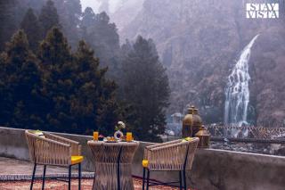 StayVista at Frozen Fall - Tangmarg with Breakfast Included - Gulmarg - 8