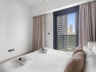 Classy and Sophisticated 3BR Plus 1 GR In Downtown With BurjKhalifa View - Dubai - 5