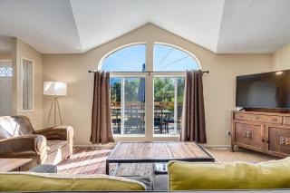 Calistoga Vineyard Getaway Wine Tastings Included - 4