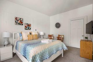 Steps from Nightlife Dining & Shopping - Provincetown - 1