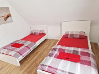 Wohnung Beth im Dachgeschoss mit Balkon - 1