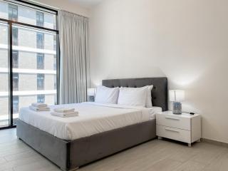 Wilton Terrace Charm- Stylish 1-Bedroom in MBR City With a Poo View - Dubai - 5