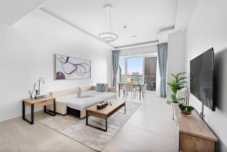 FIRST CLASS 1BR Stylish Urban Retreat - Dubai - 2