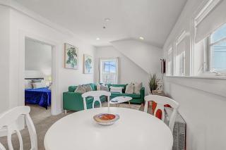 Oasis on Commercial Street w Balcony - Provincetown - 7