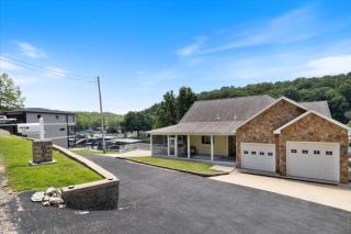 Lakefront Paradise -Private Dock, Calm Cove - Camdenton - 1