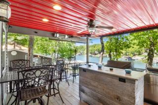 Red Roof Retreat, Dock, No Wake Cove, Fire Pit - Rocky Mount - 0