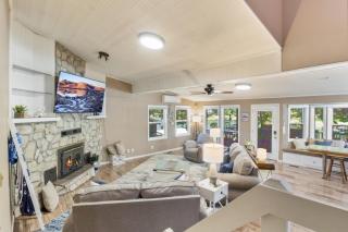 Red Roof Retreat, Dock, No Wake Cove, Fire Pit - Rocky Mount - 6