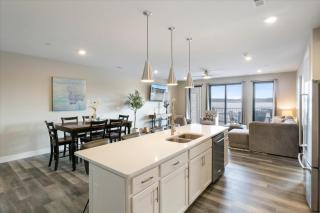 Lake Haven-Luxury Condo, Infinity Pool, Gym - Four Seasons - 5