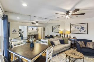 The Sunrise Suite Waterfront, Balcony with Pool - Lake Ozark - 9