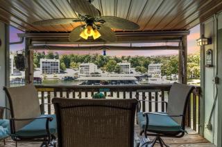 Turtle Cove, Lakefront Pool - Four Seasons - 8