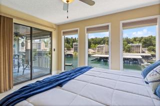 Turtle Cove, Lakefront Pool - Four Seasons - 1