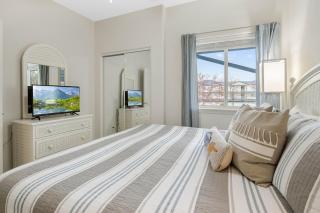 Sunshine Shack - Waterfront Condo with Three Pools - Lake Ozark - 5