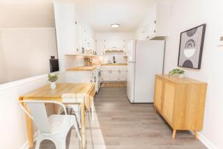 Comfy and Convenient Duplex - Columbia - 7