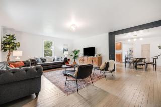 3 Bedroom Home, 5 mins to Biltmore Village, Deck with Views - Asheville - 0