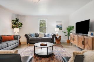 3 Bedroom Home, 5 mins to Biltmore Village, Deck with Views - Asheville - 2