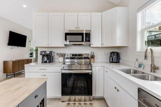 New Designer 1 Bed Home, Walk to Biltmore Village - Asheville - 0