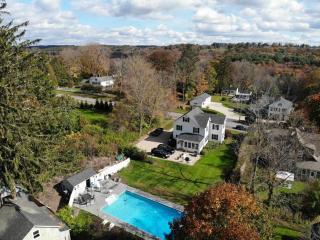 Historic Colonial Pool Walk to Town - Litchfield - 8