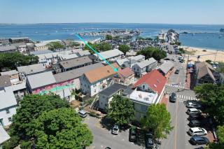 Center of Town Steps Away Private deck - Provincetown - 0