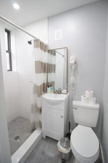 Boho 1-Bedroom Apt 15 Min to Manhattan - Hoboken - 2