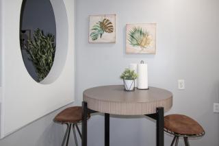 Boho 1-Bedroom Apt 15 Min to Manhattan - 1