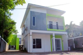 Almahouse guesthouse cirebon - 9
