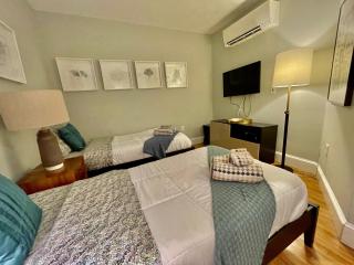 Beautiful 3BR 3BA Duplex parking Best Location Boston - Boston - 9