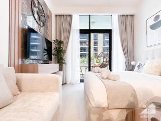 Charming Studio with Balcony in Azizi Riviera - Dubai - 0