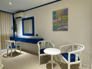 Jomtien Beachfront Apartment - 2