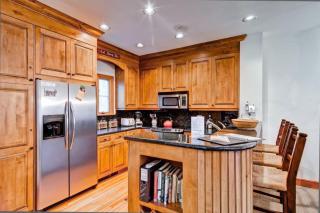 Meadows Townhome A5 by East West Hospitality - 5
