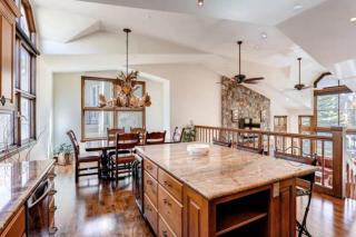 Meadows Townhome N5 by East West Hospitality - 5