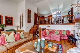 Meadows Townhome P2 by East West Hospitality - 8