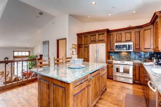 Meadows Townhome P2 by East West Hospitality - 6