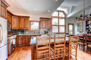 Meadows Townhome P2 by East West Hospitality - 5