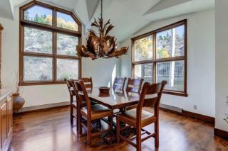 Meadows Townhome N5 by East West Hospitality - 2