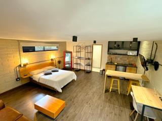 FRN101 Cozy loft located in a popular in Poblado By Roots Rentals - 2