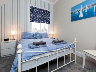 3 Bed in Eastbourne EHC38 - Eastbourne - 2