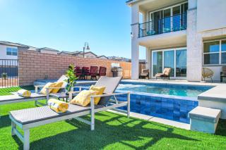 Sophisticated and Spacious 4BD w Private Pool - Indio - 9