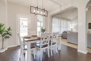 2 Story Open Spaces Home Near Stadiums Six Flags - 1