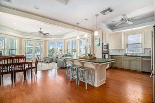 Captain's Retreat - Galveston - 2