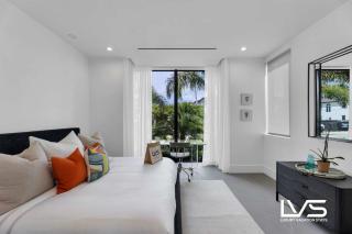 Carlotta- New Construction Luxury Waterfront Villa - Fort Lauderdale - 1