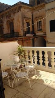 ampio appartamento in palazzotto d'epoca - Brindisi - 0